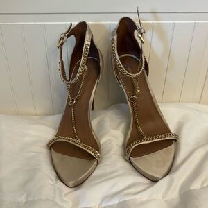 Woman’s 8.5 BCBG maxazria heels